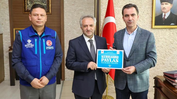 Bitlis Valisi Karakaya, kurbanını TDV'ye emanet etti