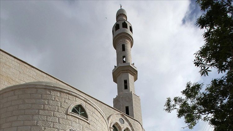İşgalciler, 3 camiden okunan ezanları susturmak için rapor düzenledi