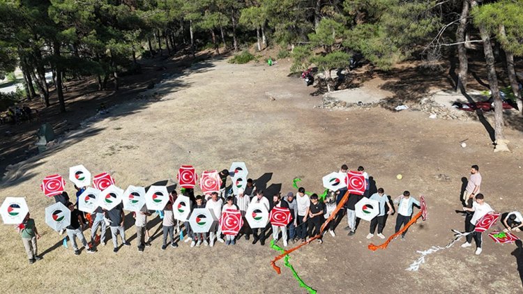 Hatay'da uçurtmalar Filistin için gökyüzüne yükseldi