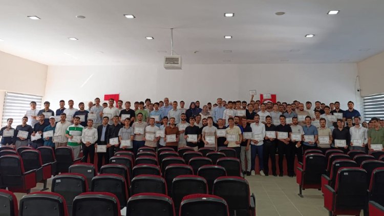 Kastamonu'da aday din görevlileri Baba Okulu'nu tamamladı