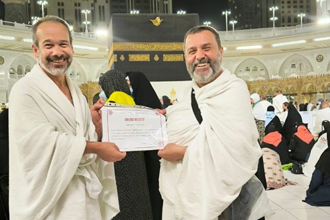 Kabe'de Kur'an öğrenmenin sevincini yaşadılar