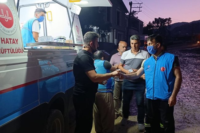 Hatay'da din görevlileri yangın bölgesinde