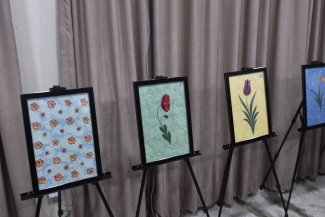 Kerkük'te “renklerin suyla buluşması" temasıyla ilk kez ebru sergisi düzenlendi