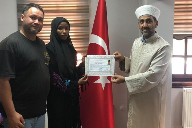 Kenyalı genç Göynük'te Müslüman oldu