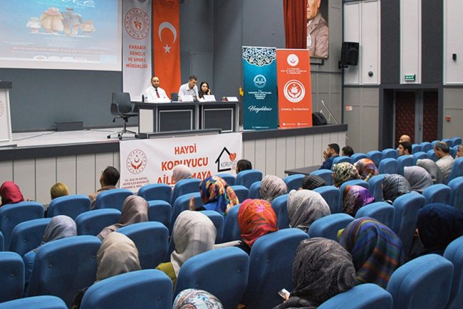 Karabük'te koruyucu ailenin önemi vurgulandı