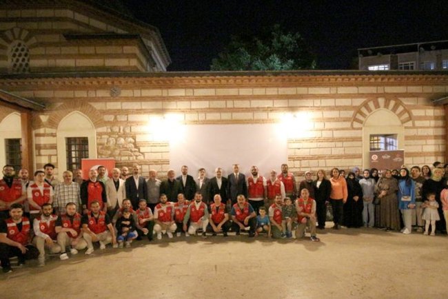 Fatih'te cami afet gönüllüleri sertifikalarını aldı