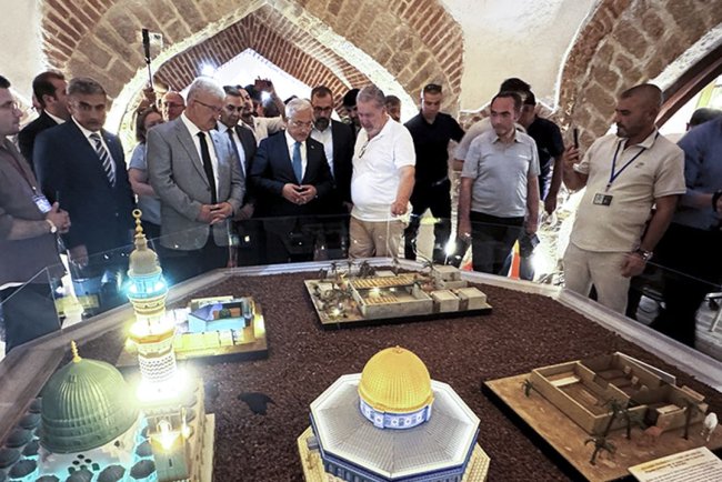 Aksaray'da "Kutsal Emanetler" sergisi ziyarete açıldı