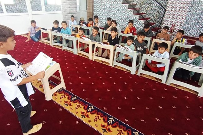 Gürpınar'da öğrenciler etkinliklerle öğreniyor