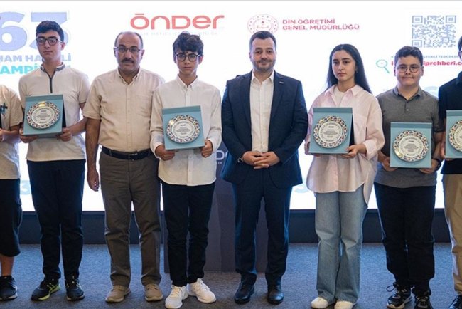 LGS sınavı birincisi imam hatipli öğrenciler ÖNDER'de buluştu