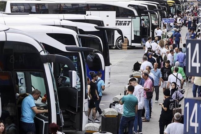 Türkiye'de geçen yıl yaklaşık 2,7 milyon kişi iller arasında göç etti