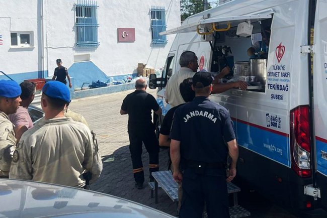 TDV Tekirdağ Şubesi Mobil İkram Aracı yangın bölgesinde