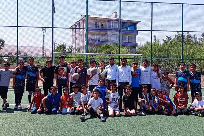 Van'da yaz Kur'an kursları arası futbol müsabakası