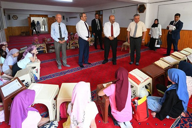 Vali Ustaoğlu, Yaz Kur'an Kursu öğrencileriyle buluştu