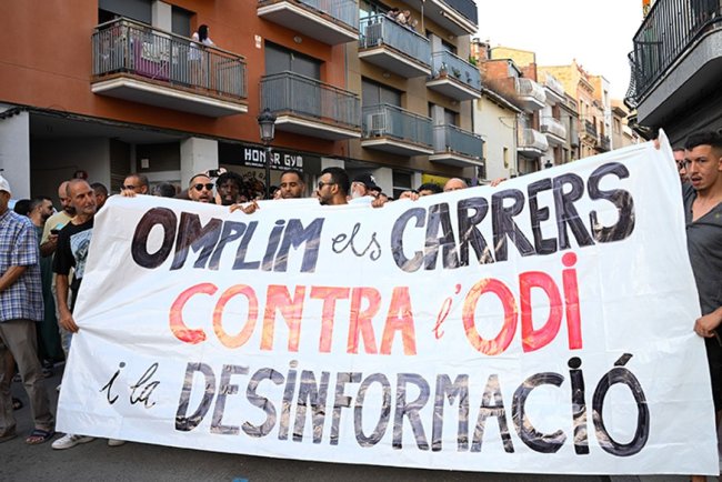 İspanya'daki cami kundaklamasına karşı gösteri düzenlendi