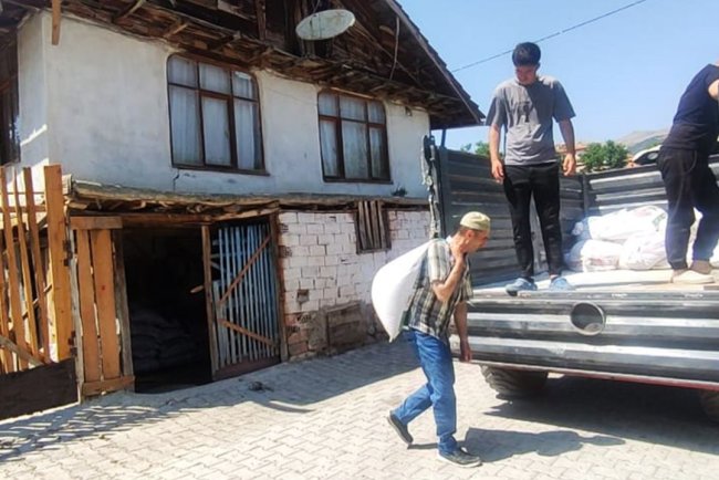 Osmancık'ta Filistin halkı için buğday toplandı