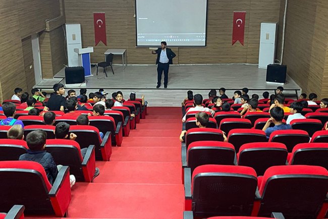 Müftülük sinema günleriyle gençleri ağırlıyor