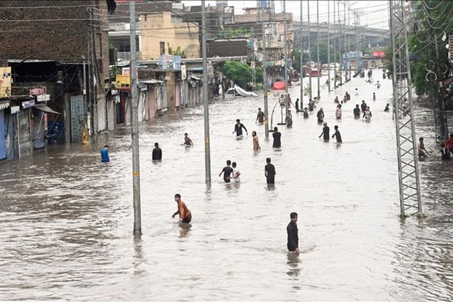 Pakistan'da etkili olan muson yağmurları sonucu can kaybı sayısı 279'a yükseldi