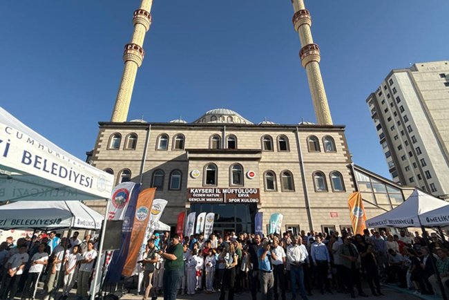 Kayseri Özden Hatun Gençlik Merkezi ve ERVA Spor Kulübü açıldı