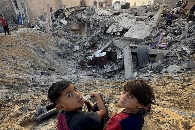 İşgalcilerin Gazze'ye düzenlediği saldırılarda 13 Filistinli şehit oldu