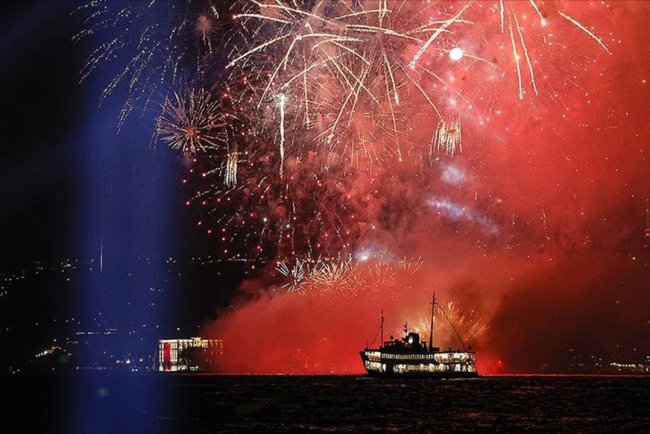 İstanbul'da havai fişek ile meşalelerin satışı ve kullanımı yasaklandı