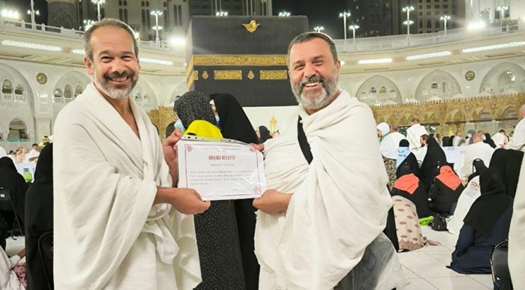 Kabe'de Kur'an öğrenmenin sevincini yaşadılar