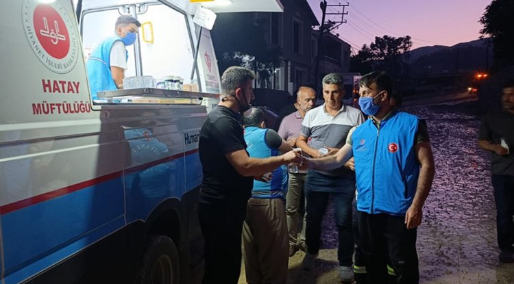 Hatay'da din görevlileri yangın bölgesinde