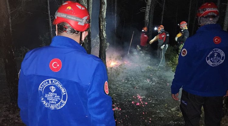TDV Eskişehir Arama Kurtarma Ekibi yangınla mücadelede görev başında
