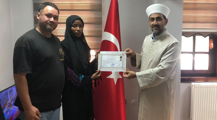 Kenyalı genç Göynük'te Müslüman oldu