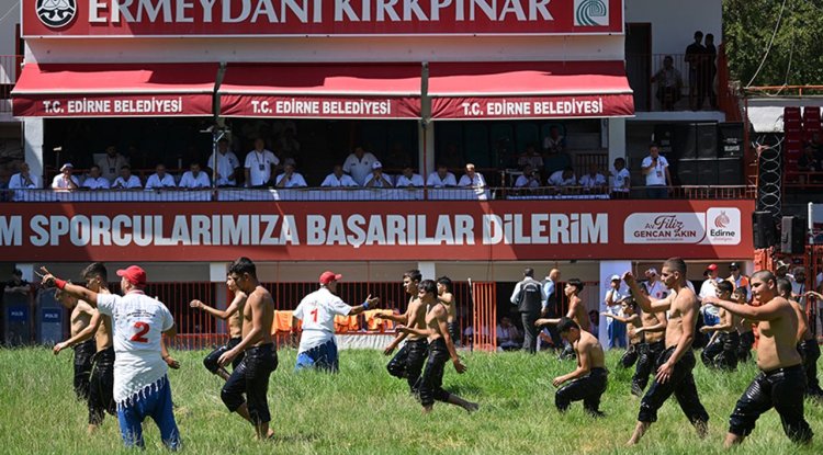 Tarihi Kırkpınar Yağlı Güreşleri başladı