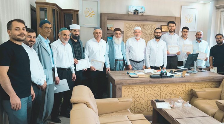 Kozluk'ta başarılı din görevlileri ödüllendirildi