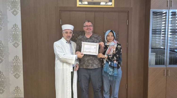 Evliliğe hazırlanan çift İstanbul’da Müslüman oldu