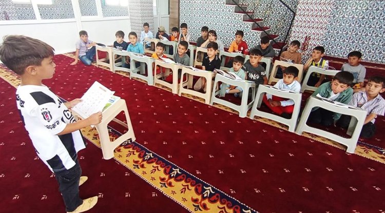 Gürpınar'da öğrenciler etkinliklerle öğreniyor