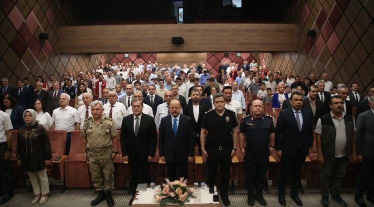 Kastamonu'da "15 Temmuz'un İslami, Milli ve Toplumsal Yansımaları" paneli düzenlendi