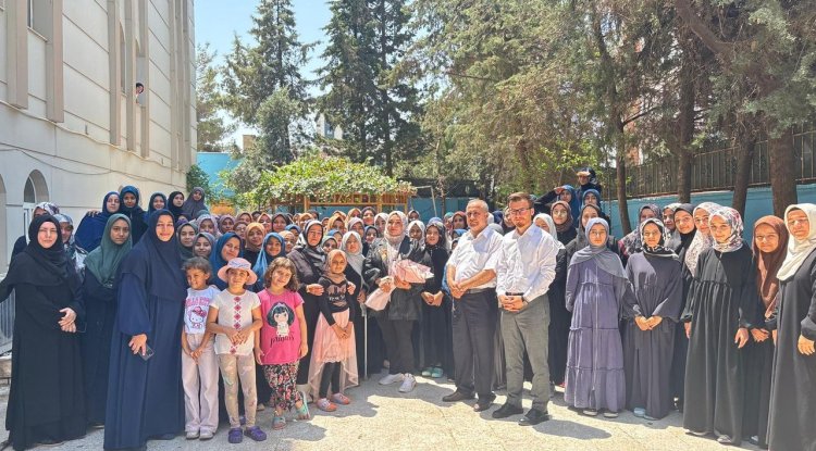 Gazi Şefkatlioğlu, adının verildiği Kur'an kursunda öğrencilerle buluştu