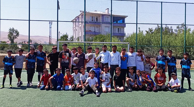 Van'da yaz Kur'an kursları arası futbol müsabakası