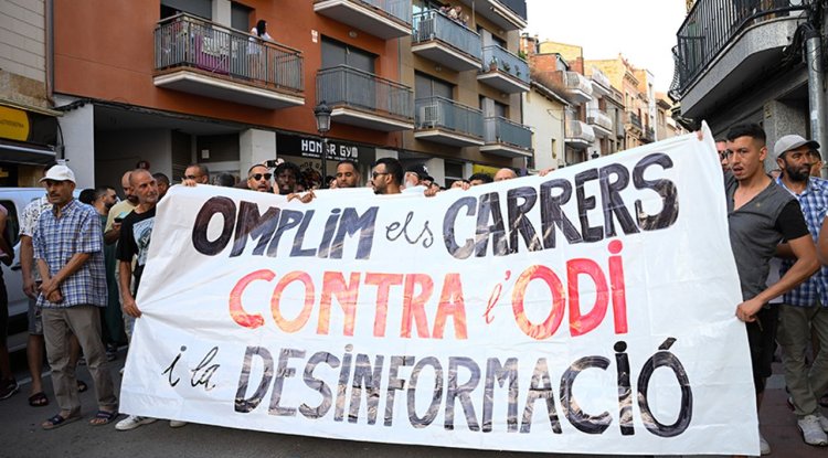 İspanya'daki cami kundaklamasına karşı gösteri düzenlendi