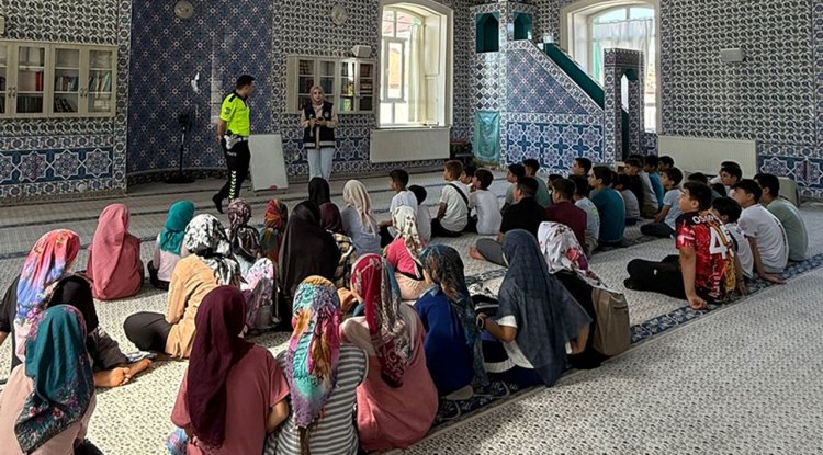 Alacakaya'da Yaz Kur’an Kursu öğrencilerine trafik eğitimi