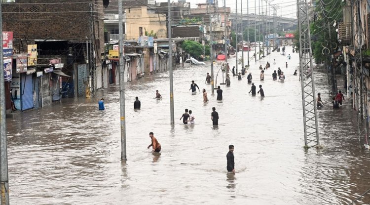 Pakistan'da etkili olan muson yağmurları sonucu can kaybı sayısı 279'a yükseldi
