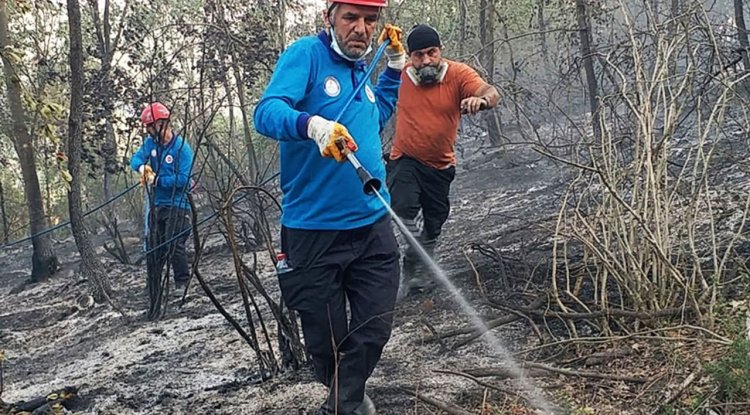 Düzce'deki gönüllü din görevlilerinden yangına müdahale