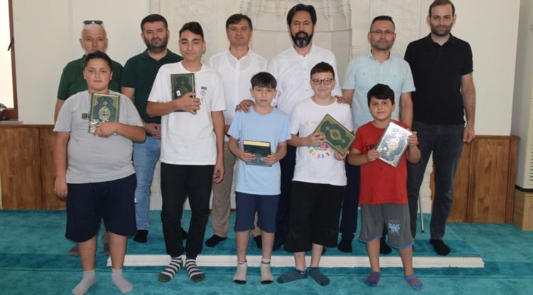 Espiye’de öğrencilere Kur'an hediyeleri ulaştırıldı