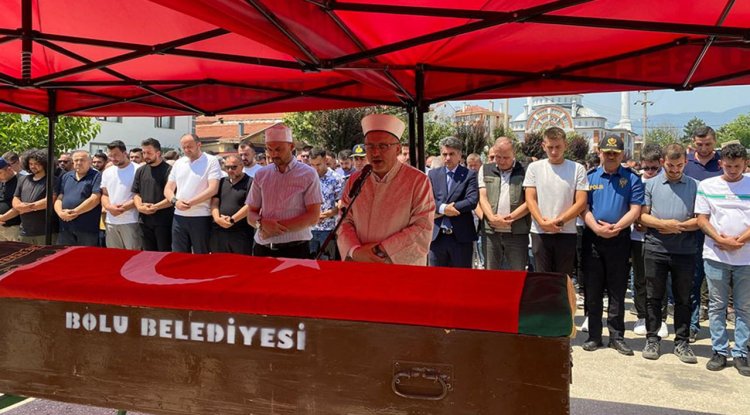 Bursa'daki orman yangınını söndürme çalışmaları sırasında kazada ölen gönüllü Bolu'da defnedildi