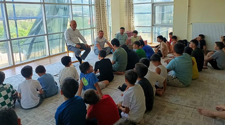 Yatılı yaz Kur’an kursu öğrencileri söyleşide buluştu