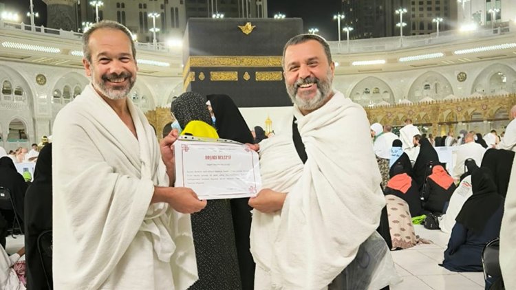 Kabe'de Kur'an öğrenmenin sevincini yaşadılar