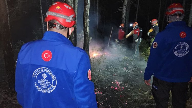 TDV Eskişehir Arama Kurtarma Ekibi yangınla mücadelede görev başında