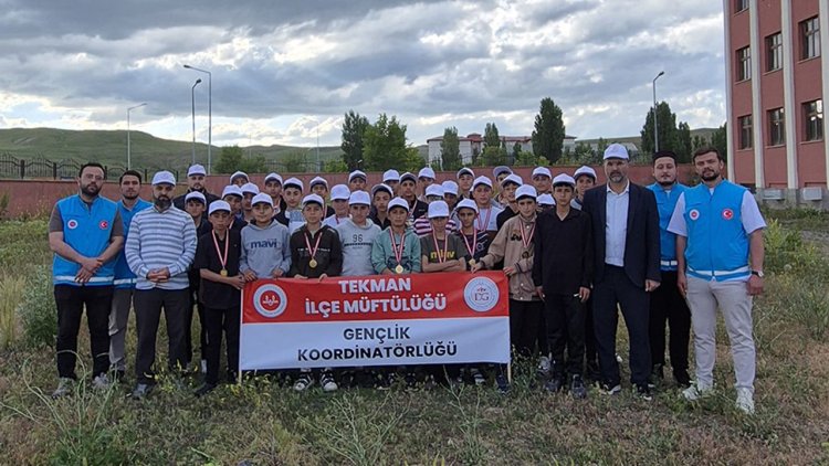 Tekman'da gençler "Gençliğe Değer Yaz Kampı"nda buluştu