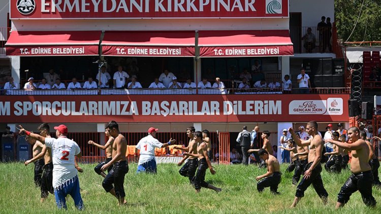 Tarihi Kırkpınar Yağlı Güreşleri başladı