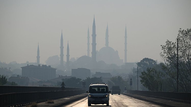 Bulgaristan'daki orman yangınının koku ve dumanı 50 kilometre uzaklıktaki Edirne'ye ulaştı