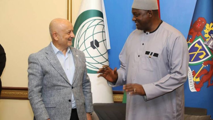 Gambiya Cumhurbaşkanı Barrow Müftü Işıldar'ı kabul etti