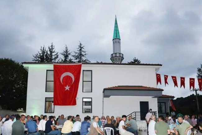 Ardıçdibi Köyü Camii dualarla