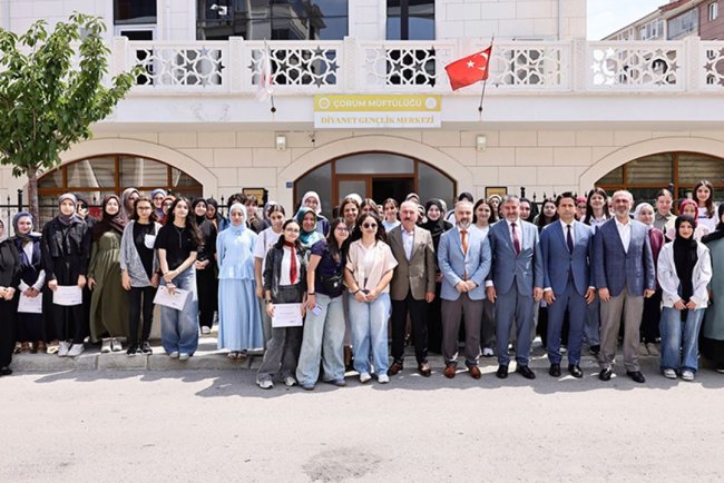 Çorum'da "Zarafet Okulu" mezunlarını verdi